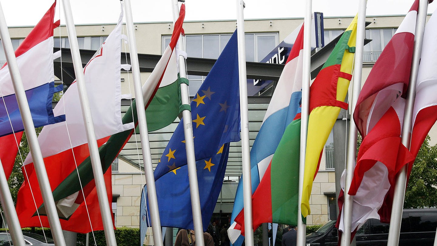 EU-Staaten bringen achtes Paket mit Sanktionen gegen Russland auf den Weg Bild: crl