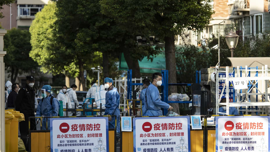 Regierung in Peking protestiert gegen strikte Einreisebestimmungen für Reisende aus China Regierung in Peking protestiert gegen strikte Einreisebestimmungen für Reisende aus China