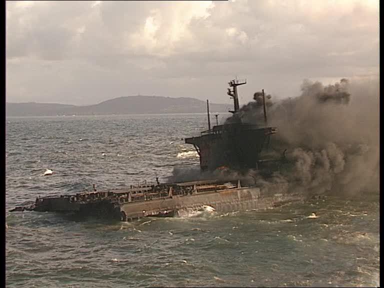 Die letzte große Ölkatastrophe: Vor 30 Jahre sank die "Aegean Sea" vor Spaniens Küste Die letzte große Ölkatastrophe: Vor 30 Jahre sank die "Aegean Sea" vor Spaniens Küste