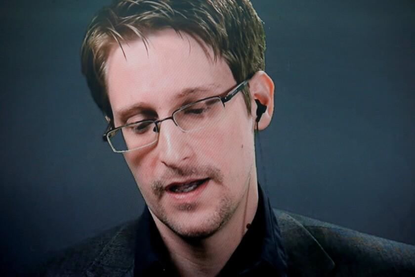 Edward Snowden verteidigt seinem russischen Pass gegen jegliche Kritik Edward Snowden verteidigt seinem russischen Pass gegen jegliche Kritik