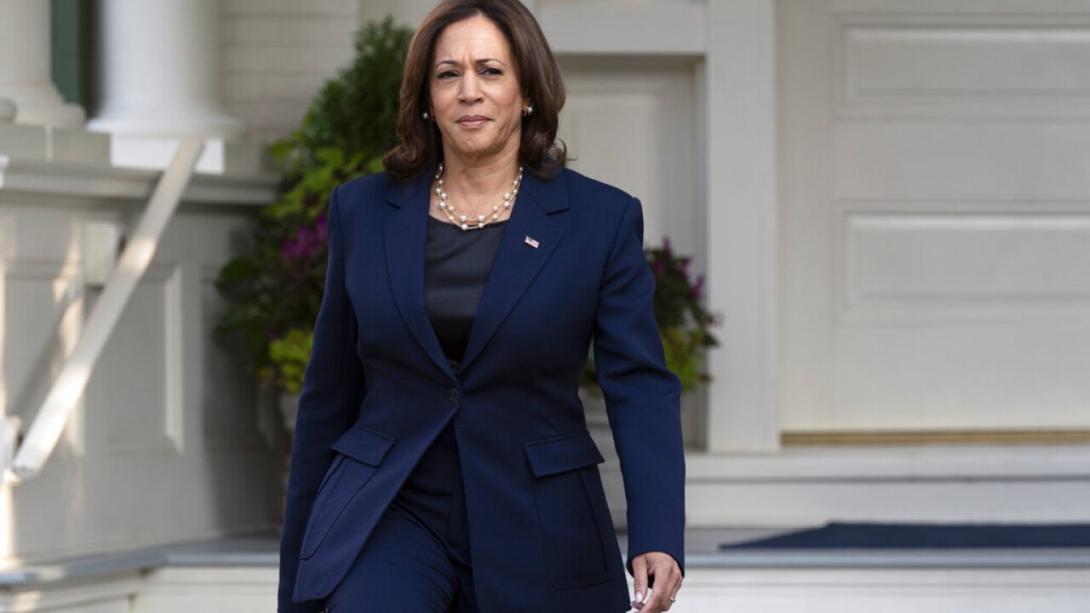 USA: Migranten an Heiligabend mit Bussen am Haus von Kamala Harris abgesetzt USA: Migranten an Heiligabend mit Bussen am Haus von Kamala Harris abgesetzt