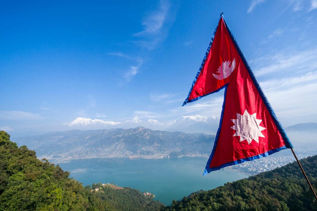 Nepal: Ehemaliger kommunistische Rebellenführer als neuer Premierminister vereidigt Nepal: Ehemaliger kommunistische Rebellenführer als neuer Premierminister vereidigt