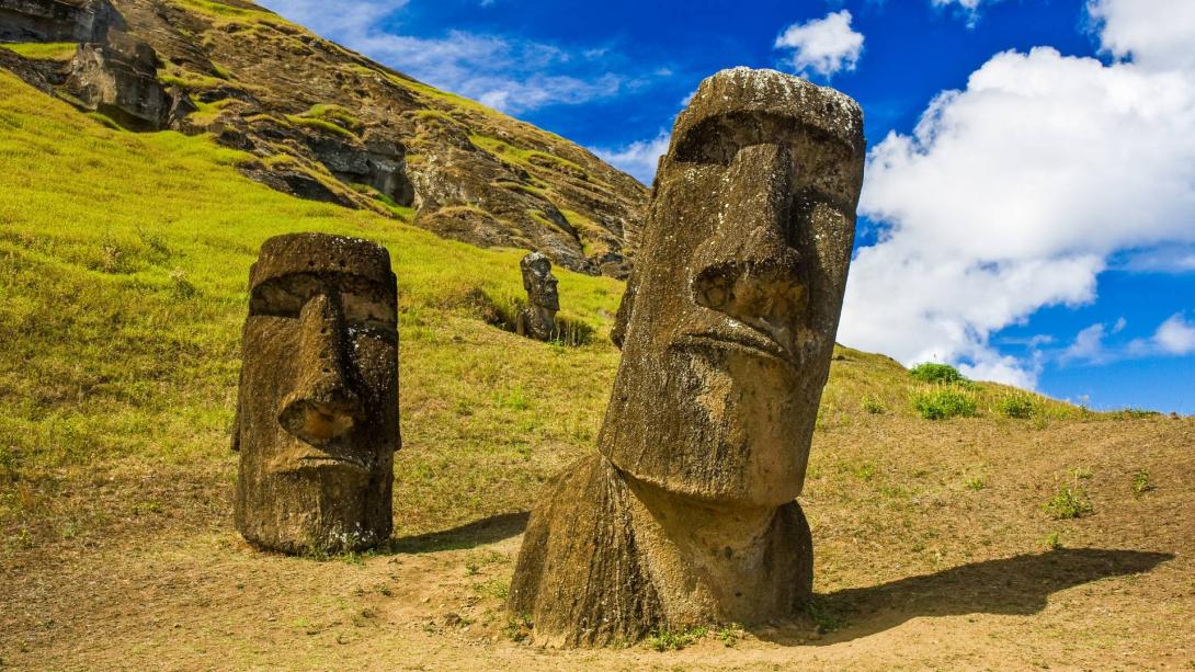 Osterinsel erholt sich vom Feuer das die berühmten Statuen beschädigt hat Osterinsel erholt sich vom Feuer das die berühmten Statuen beschädigt hat