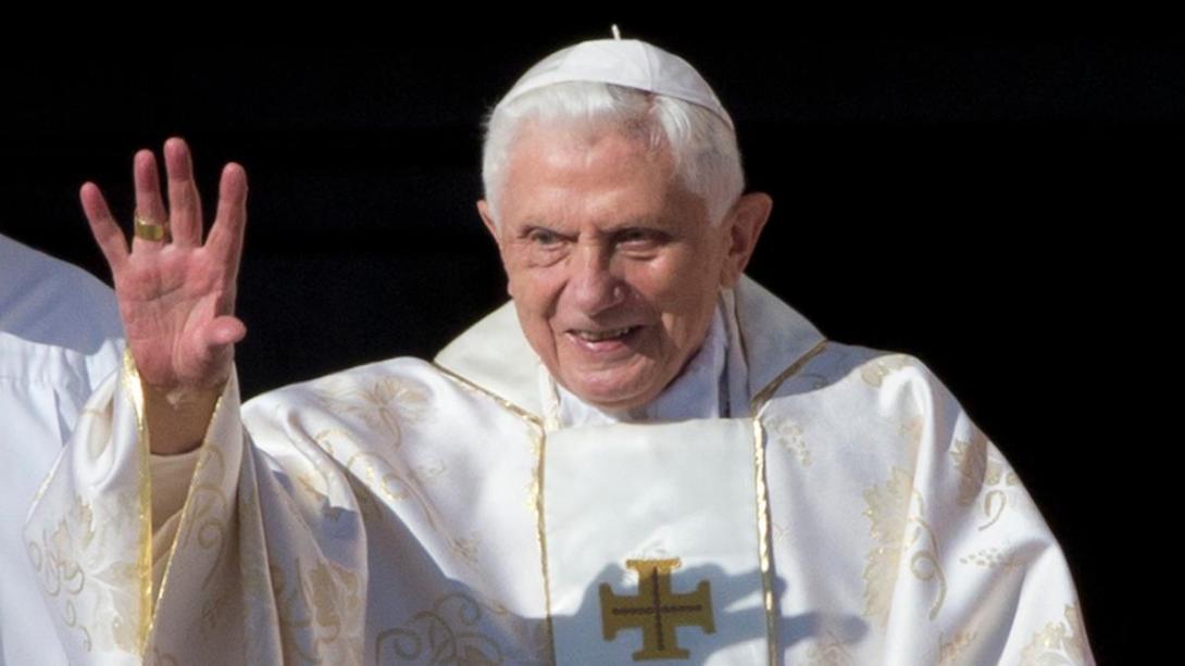 Emeritierter Papst Benedikt XVI. ist im Alter von 95 Jahren in seiner Residenz im Vatikan gestorben Emeritierter Papst Benedikt XVI. ist im Alter von 95 Jahren in seiner Residenz im Vatikan gestorben