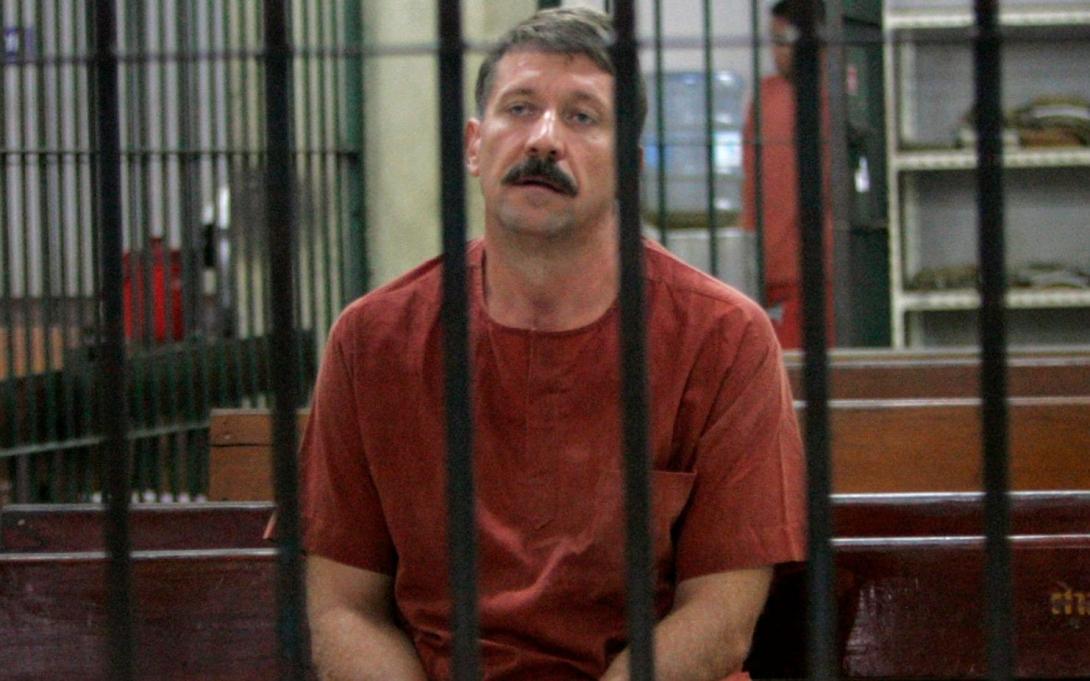 Viktor Bout: Der Händler des Todes der einen Hollywood-Film inspirierte Viktor Bout: Der Händler des Todes der einen Hollywood-Film inspirierte