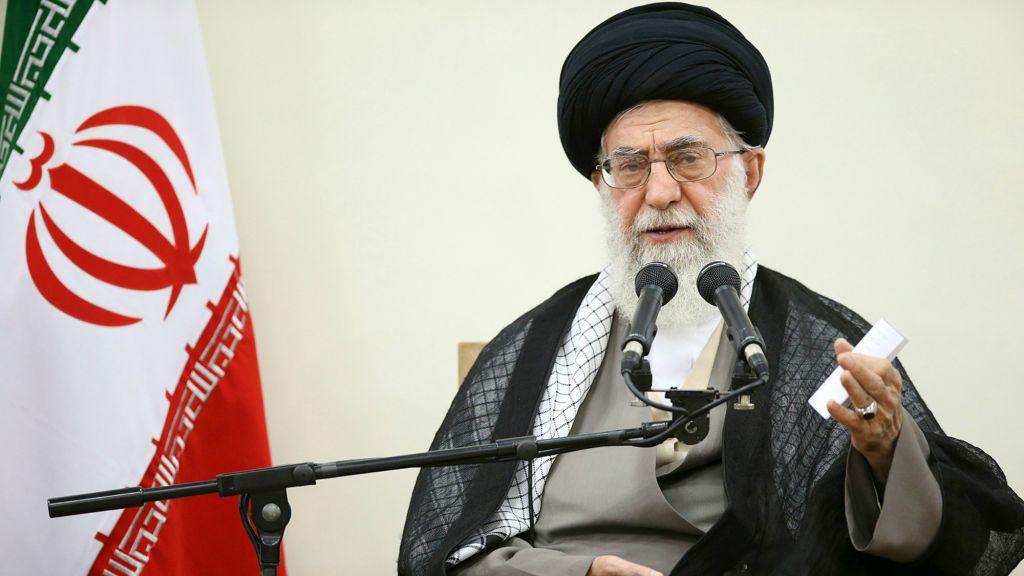 Irans Staatsoberhaupt Chamenei "billigt schlecht sitzende Kopftücher" Irans Staatsoberhaupt Chamenei "billigt schlecht sitzende Kopftücher"