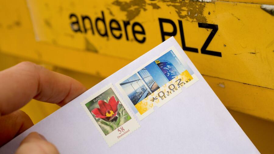 Bundespolitiker fordern mit neuen Regeln eine Absenkung des Briefportos Bundespolitiker fordern mit neuen Regeln eine Absenkung des Briefportos