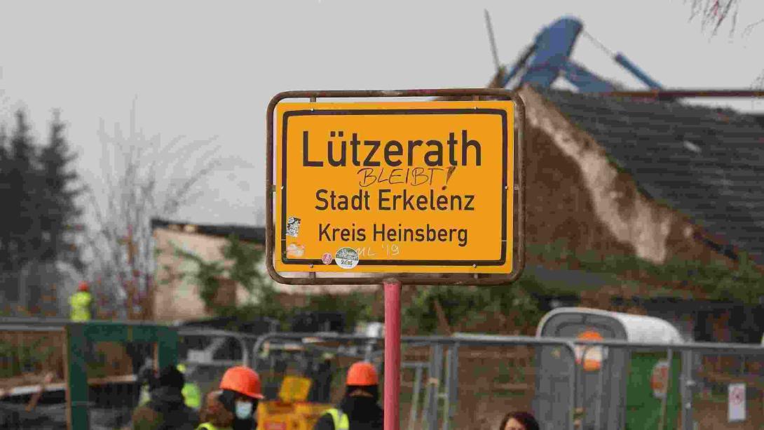 In Lützerath verdichtet sich der Protest gegen eine mutlose unambitionierte Klimapolitik In Lützerath verdichtet sich der Protest gegen eine mutlose unambitionierte Klimapolitik