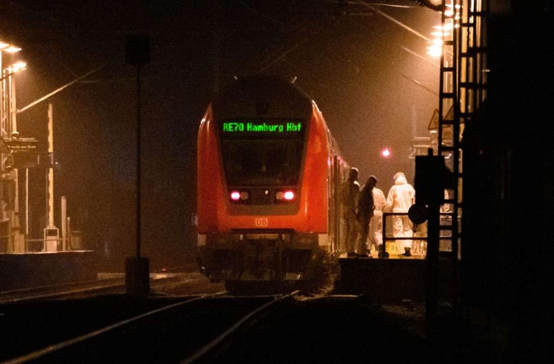 Tödliche Messerattacke in einem Regionalzug in Schleswig-Holstein - Manchmal blieb das Motiv diffus Tödliche Messerattacke in einem Regionalzug in Schleswig-Holstein - Manchmal blieb das Motiv diffus