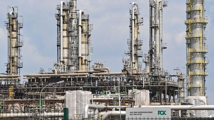 Ölraffinerie PCK in Schwedt hat eine Auslastung von knapp 60 Prozent erreicht Ölraffinerie PCK in Schwedt hat eine Auslastung von knapp 60 Prozent erreicht