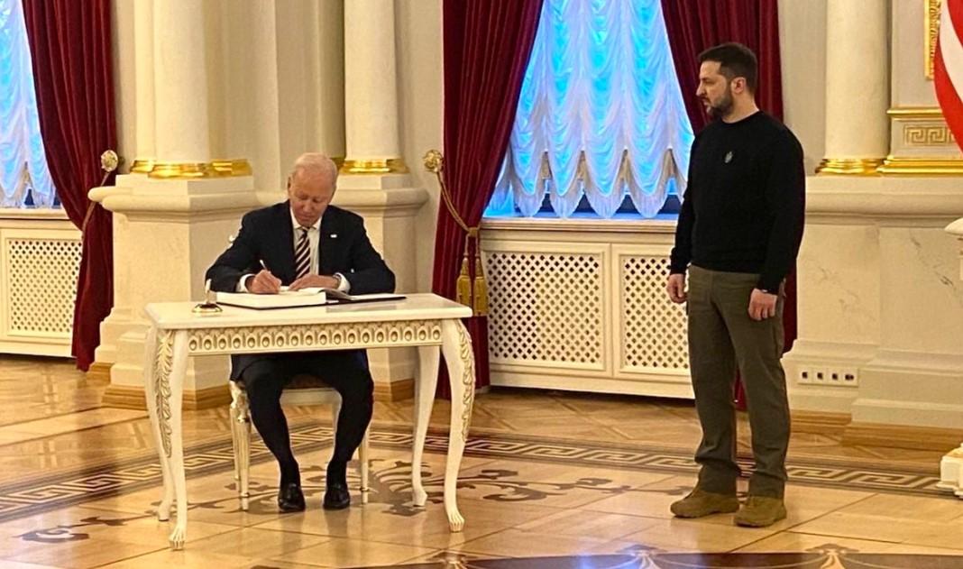 Putins "Eroberungskrieg ist gescheitert": Präsident Biden zum Überraschungsbesuch in der Ukraine Putins "Eroberungskrieg ist gescheitert": Präsident Biden zum Überraschungsbesuch in der Ukraine