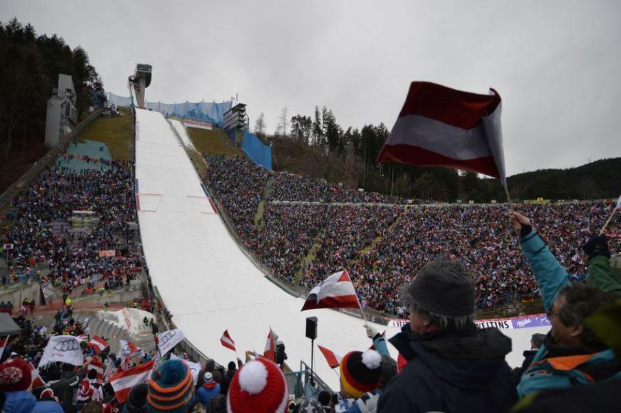 Skisprung-Wahnsinn in Willingen nach Orkan und Corona-Pandemie wieder zurück