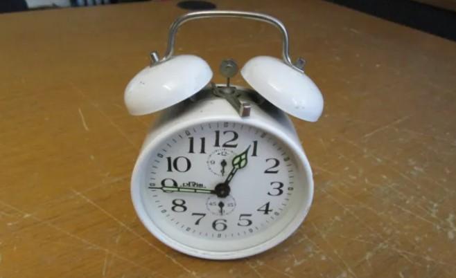 Klassischer Wecker hat ausgedient: Smartphone macht viele Geräte überflüssig