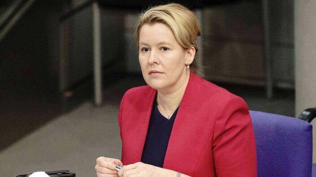 Berlin: Bürgermeisterin Giffey sieht SPD in der Opposition sollten Koalitionsgespräche scheitern Berlin: Bürgermeisterin Giffey sieht SPD in der Opposition sollten Koalitionsgespräche scheitern