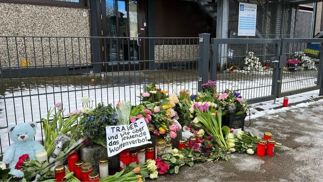 Zeugen Jehovas gedenken der Opfer des Amoklaufes mit acht Toten in Hamburg Zeugen Jehovas gedenken der Opfer des Amoklaufes mit acht Toten in Hamburg
