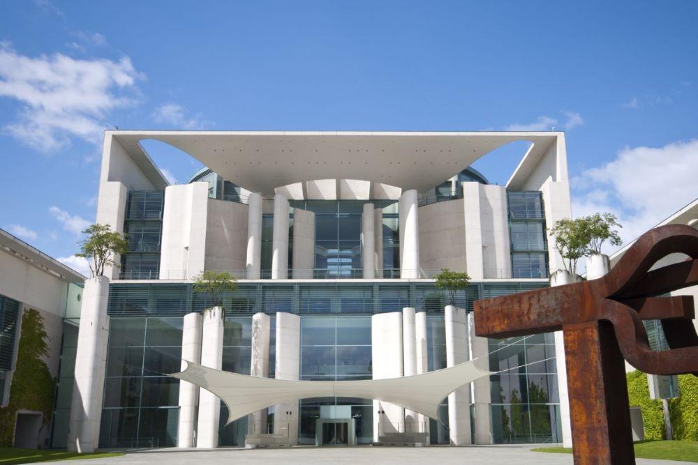 Bundeskanzleramt muss Auskunft im Zusammenhang mit dem "Cum-Ex"-Bankenskandal geben Bundeskanzleramt muss Auskunft im Zusammenhang mit dem "Cum-Ex"-Bankenskandal geben