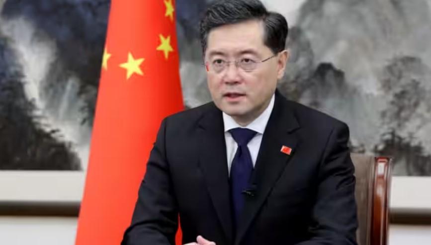 Chinas Außenminister führt seltenes Gespräch mit ukrainischem Amtskollegen Chinas Außenminister führt seltenes Gespräch mit ukrainischem Amtskollegen