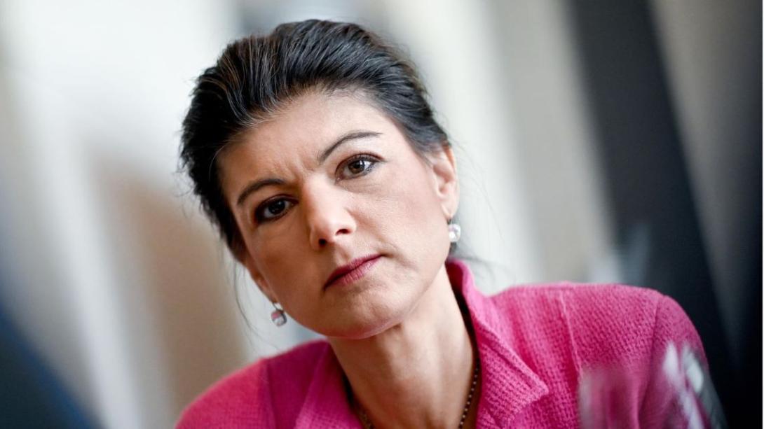Linken-Chefin fordert Wagenknecht Stellung zu beziehen Linken-Chefin fordert Wagenknecht Stellung zu beziehen