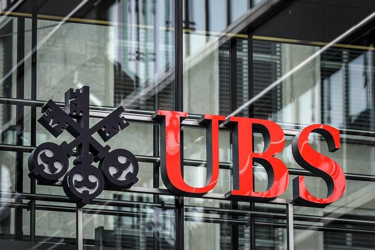 Die Schweizer UBS übernimmt den angeschlagenen Konkurrenten Credit Suisse für drei Milliarden Euro