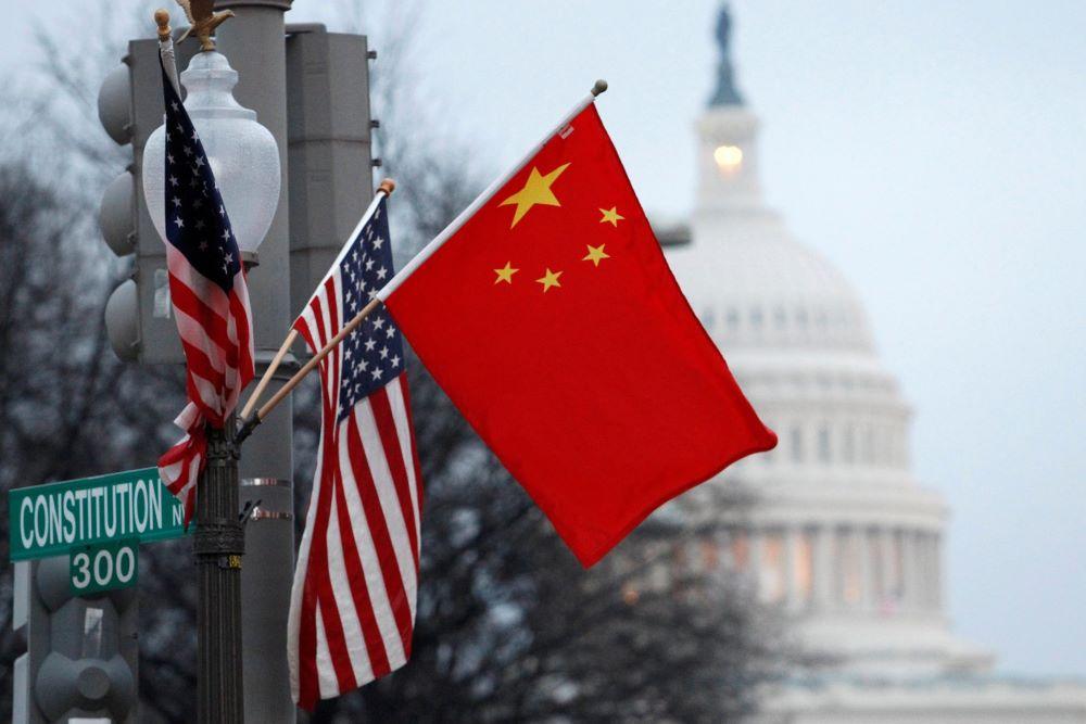 Europäische junge Erwachsene stehen sowohl den USA als auch China kritisch gegenüber Europäische junge Erwachsene stehen sowohl den USA als auch China kritisch gegenüber