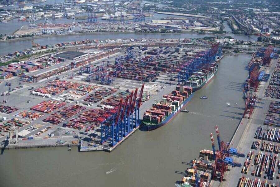 Hamburger Hafen wegen angekündigter Warnstreiks für große Schiffe gesperrt