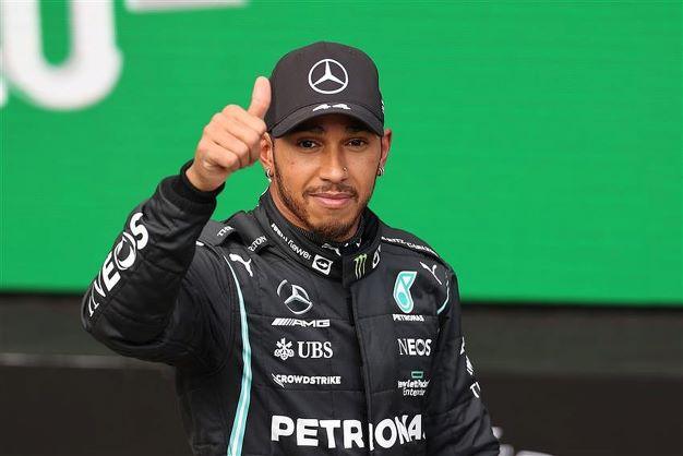 Einmal Max Verstappen überholen: Formel-1-Rekordweltmeister Lewis Hamilton feiert kleinen Sieg in Melbourne