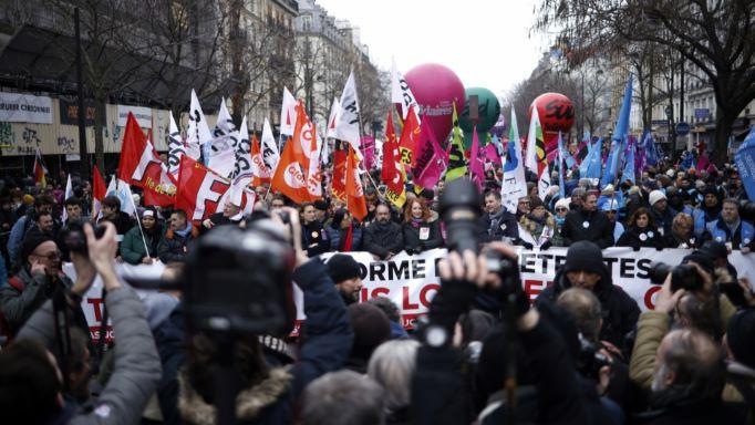 Frankreich: Gewerkschaften brechen Verhandlungen um einen Kompromiss der Rentenreform ab - weitere Streiks am Donnerstag Frankreich: Gewerkschaften brechen Verhandlungen um einen Kompromiss der Rentenreform ab - weitere Streiks am Donnerstag