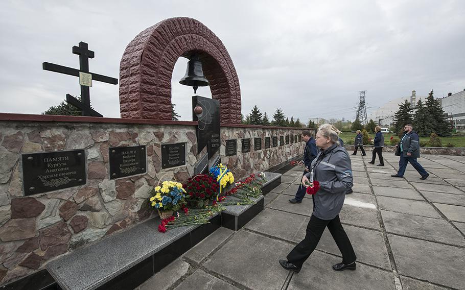 Ukrainer markieren die Katastrophe von Tschernobyl inmitten nuklearer Bedrohungen durch russische Angriffe Ukrainer markieren die Katastrophe von Tschernobyl inmitten nuklearer Bedrohungen durch russische Angriffe