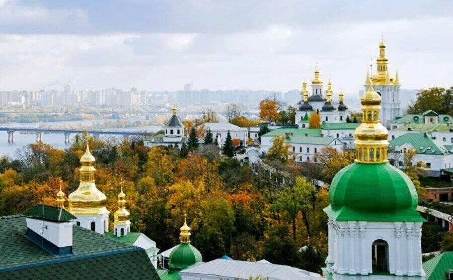 Der Krieg lässt die Ukrainer mit verminten Friedhöfen und geschlossenen Kirchen am orthodoxen Osterfest zurück Der Krieg lässt die Ukrainer mit verminten Friedhöfen und geschlossenen Kirchen am orthodoxen Osterfest zurück
