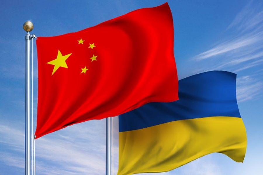 "Politisierte Propaganda": Friedensvermittler China fordert Botschaften in Peking auf ukrainische Flaggen zu entfernen