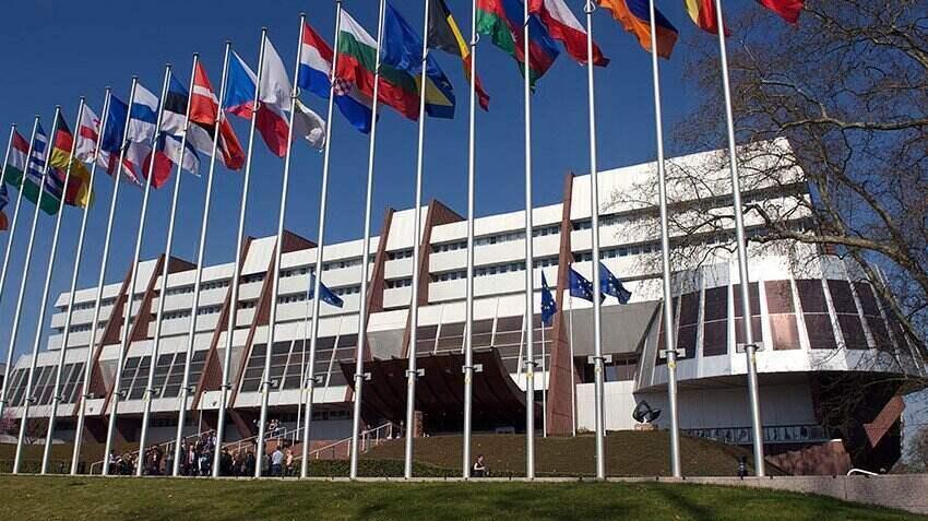 Organisation auf wackeligen Beinen: Staats- und Regierungschefs treffen sich zum Gipfel des Europarats Organisation auf wackeligen Beinen: Staats- und Regierungschefs treffen sich zum Gipfel des Europarats