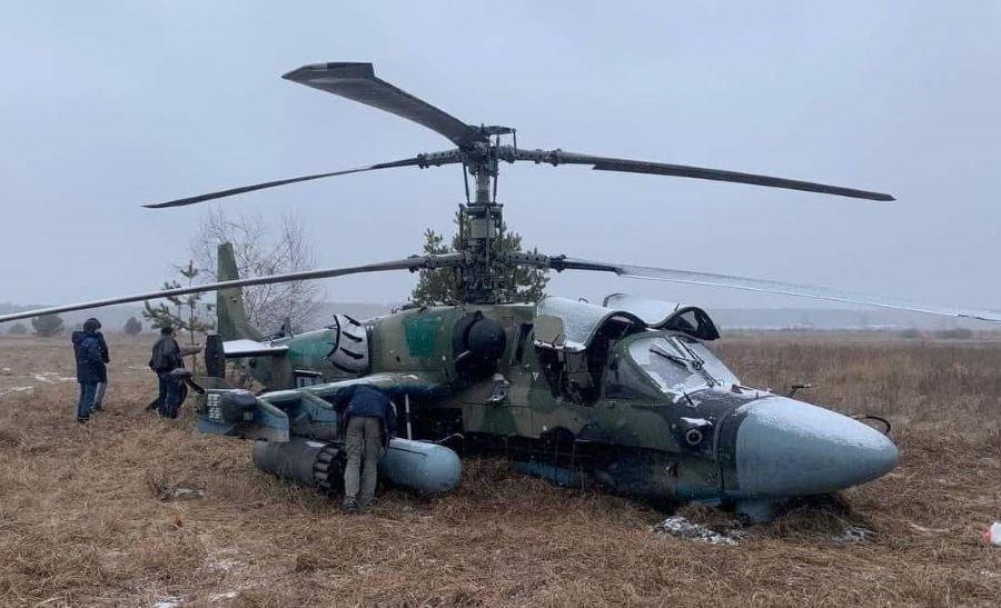 Ukraine-Krieg: Sanktionierte russische Waffenhersteller sind Gastgeber einer Handelsveranstaltung in Saudi-Arabien Hubschrauber Ka-52 Alligator der russischen Luftwaffe von ukrainischen Streitkräften abgeschossen/milua