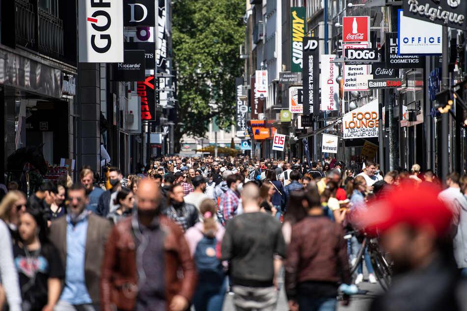 In Deutschland waren im vergangenen Jahr rund 17,3 Millionen Menschen von Armut oder sozialer Ausgrenzung bedroht