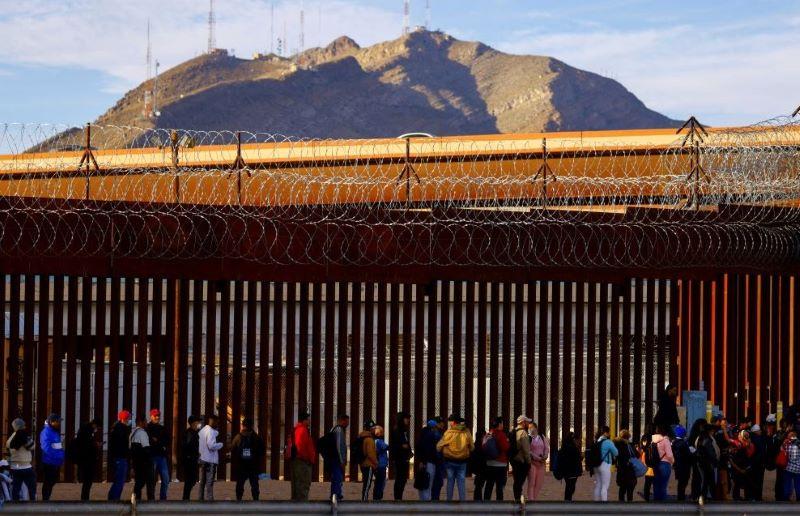 Mit großer Ungewissheit bangen Zehntausende Migranten an der südlichen Grenze der USA um ihre Zukunft Mit großer Ungewissheit bangen Zehntausende Migranten an der südlichen Grenze der USA um ihre Zukunft