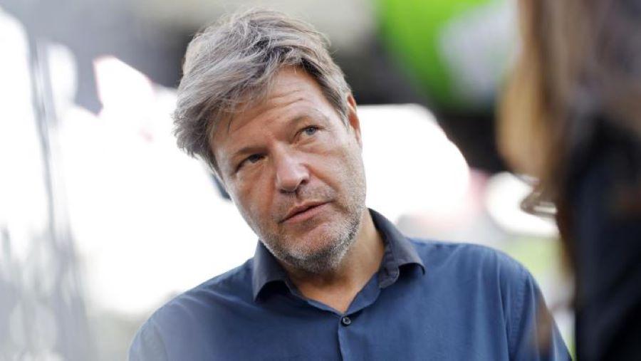 Bundeswirtschaftsminister Robert Habeck hält weiter an seinem Staatssekretär Patrick Graichen fest Bundeswirtschaftsminister Robert Habeck hält weiter an seinem Staatssekretär Patrick Graichen fest