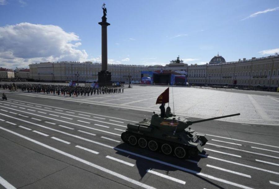 Militärische Macht und moralische Rechtschaffenheit: Krieg überschattet den Tag des Sieges Russlands als Feiertag Militärische Macht und moralische Rechtschaffenheit: Krieg überschattet den Tag des Sieges Russlands als Feiertag