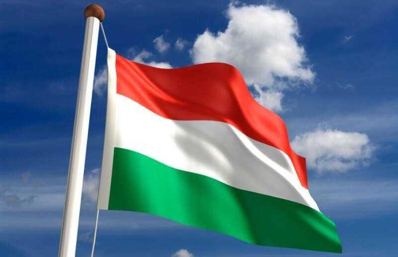 Ungarn verstärkt seine Drohung EU-Waffenhilfe für die Ukraine zu blockieren