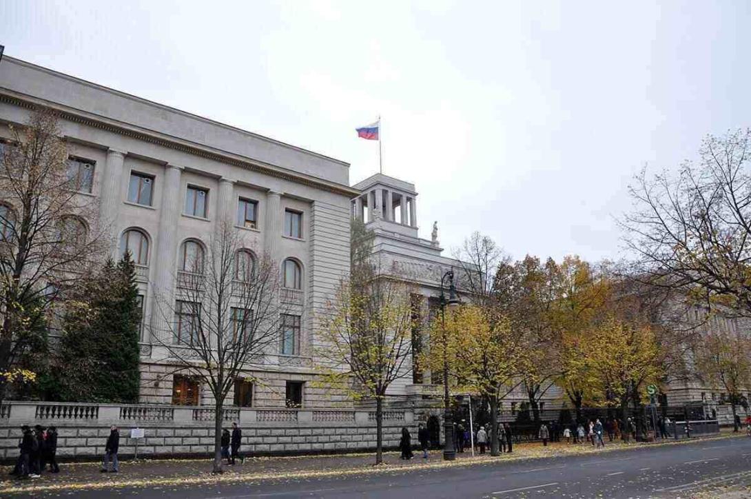 Diplomatischer Schlagabtausch: Bundesregierung untersagt Russland den Betrieb von vier Generalkonsulaten in Deutschland