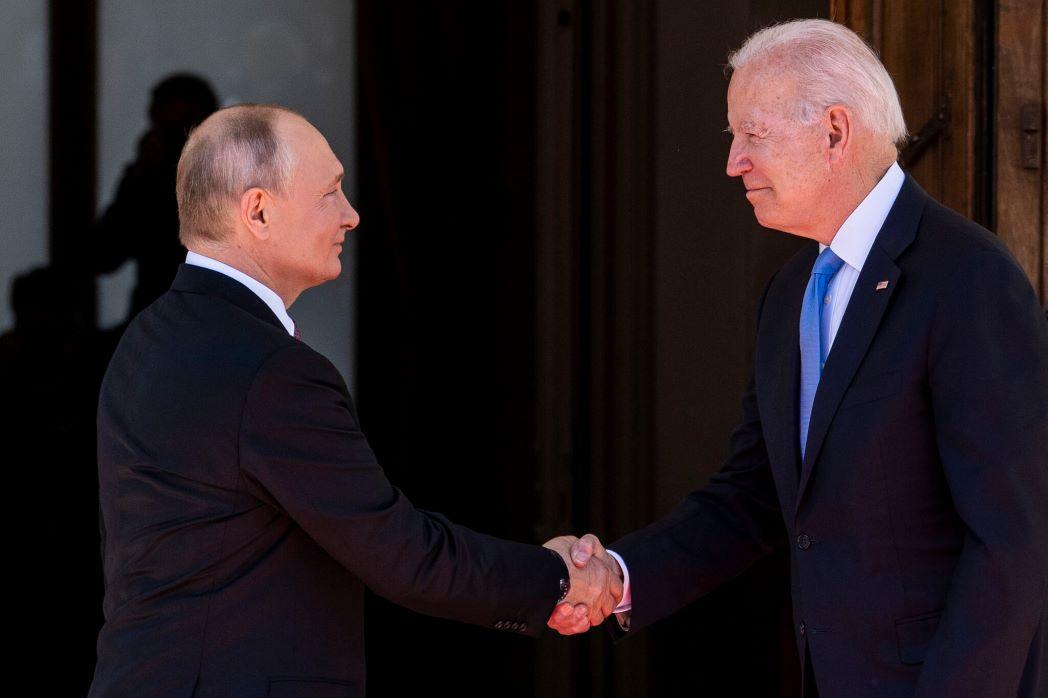 US-Präsident Biden übt Druck auf Putin aus obwohl die USA eine Beteiligung am russischen Aufstand leugnen US-Präsident Biden übt Druck auf Putin aus obwohl die USA eine Beteiligung am russischen Aufstand leugnen