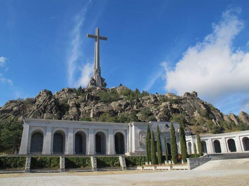 In Spanien beginnen die Arbeiten zur Exhumierung von 128 Opfern der Franco-Diktatur In Spanien beginnen die Arbeiten zur Exhumierung von 128 Opfern der Franco-Diktatur