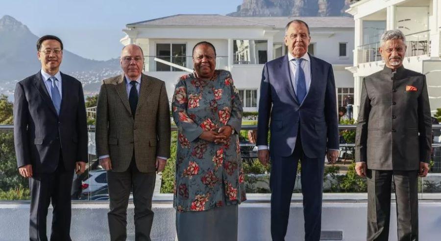 Minister der Brics-Staaten fordern eine Neuausrichtung der globalen Ordnung weg vom Westen Minister der Brics-Staaten fordern eine Neuausrichtung der globalen Ordnung weg vom Westen