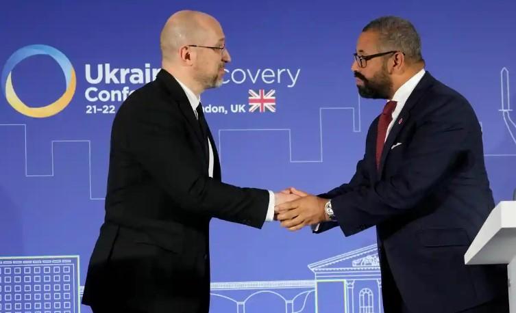 Die eingefrorenen russischen Vermögenswerten der Oligarchen könnten zum Wiederaufbau der Ukraine beitragen