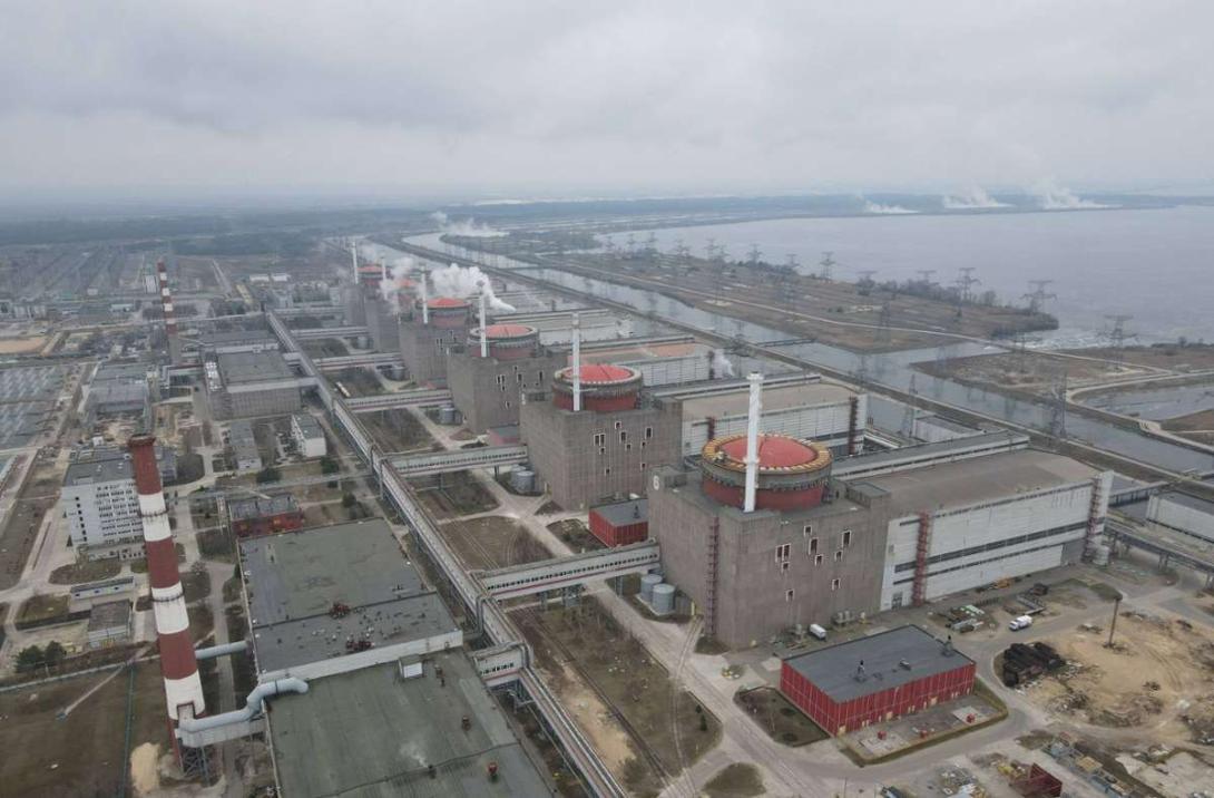 Russland und Ukraine beschuldigen sich gegenseitig das AKW Saporischschja sprengen zu wollen Russland und Ukraine beschuldigen sich gegenseitig das AKW Saporischschja sprengen zu wollen