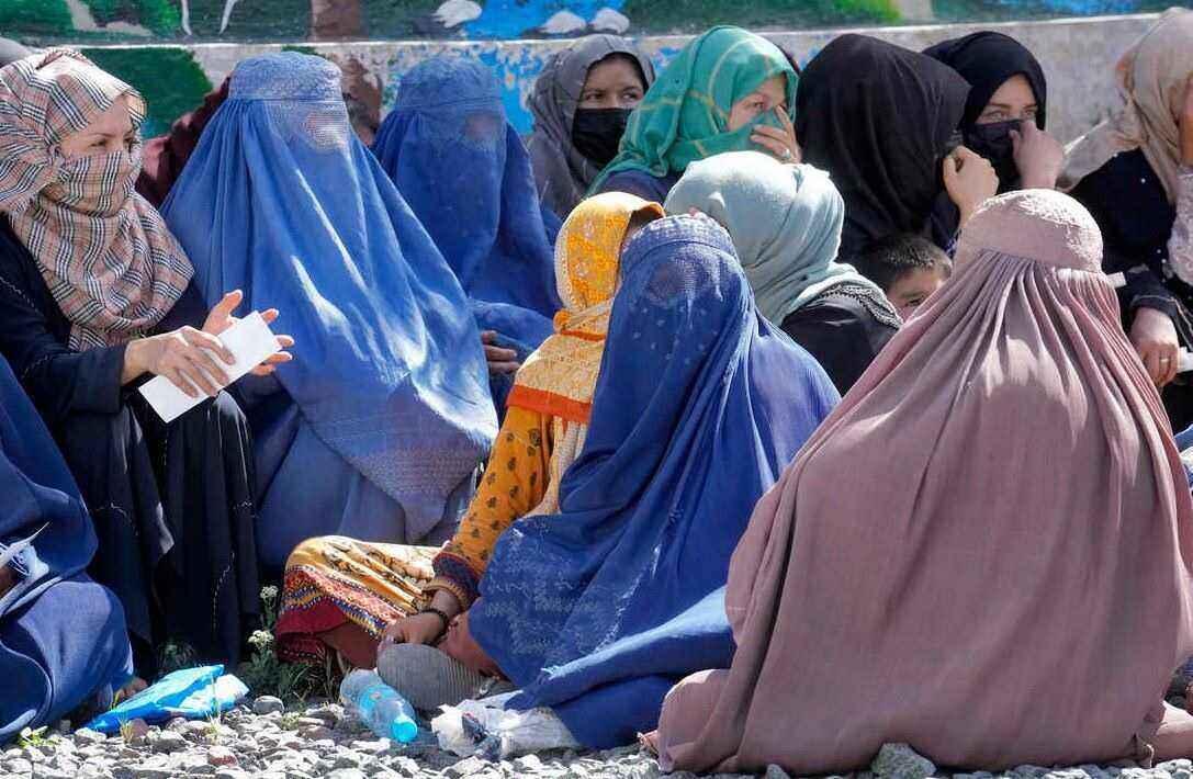 Taliban verbieten Schönheitssalons für Frauen in Afghanistan Taliban verbieten Schönheitssalons für Frauen in Afghanistan