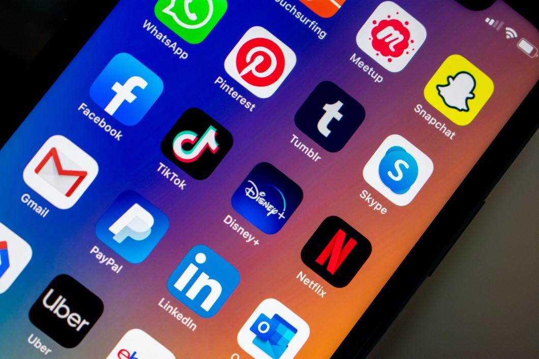 Beamte der Biden-Administration müssen den Kontakt mit Social-Media-Unternehmen einschränken Beamte der Biden-Administration müssen den Kontakt mit Social-Media-Unternehmen einschränken