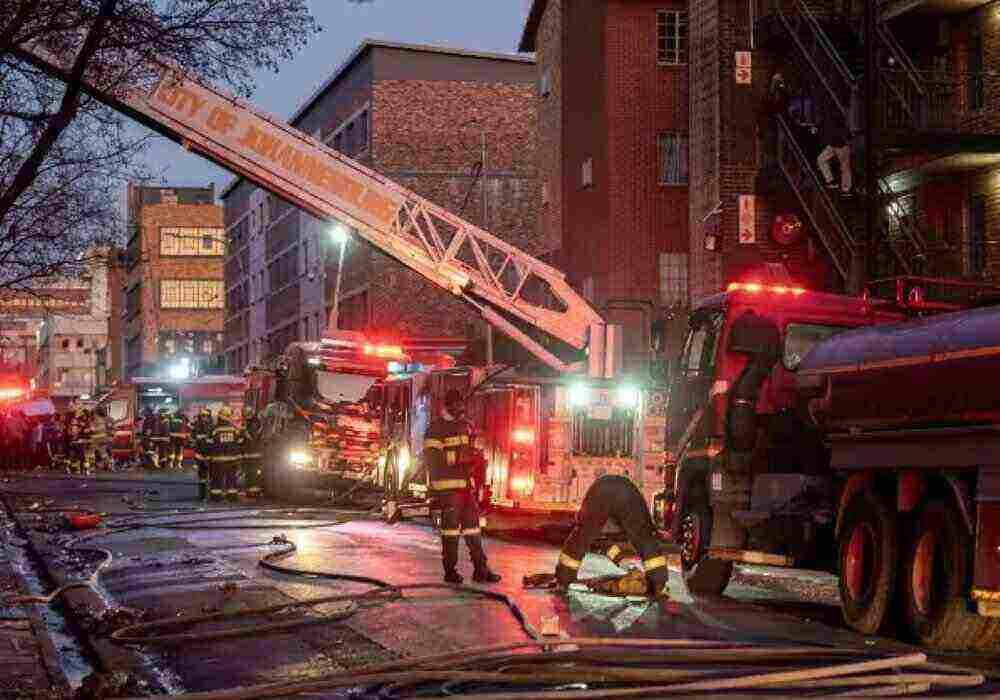 Mindestens 73 Tote bei Brand in fünfstöckigem Gebäude in Johannesburg Mindestens 73 Tote bei Brand in fünfstöckigem Gebäude in Johannesburg