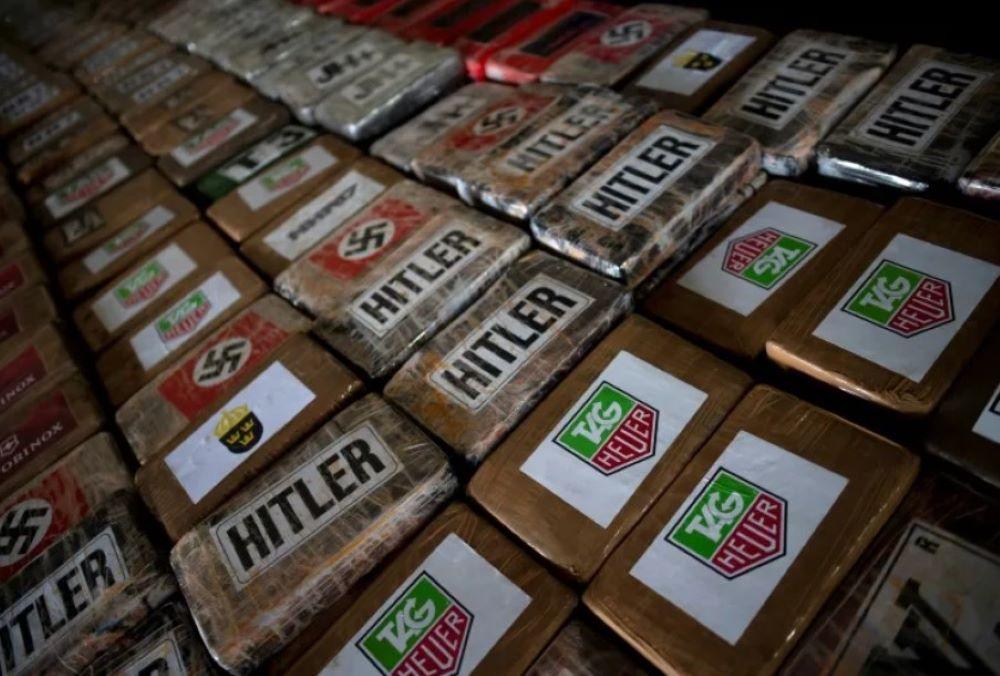 Hakenkreuze und "Hitler"-Aufdruck: Spanien beschlagnahmt Rekordmenge von 9,5 Tonnen Kokain aus Ecuador Hakenkreuze und "Hitler"-Aufdruck: Spanien beschlagnahmt Rekordmenge von 9,5 Tonnen Kokain aus Ecuador