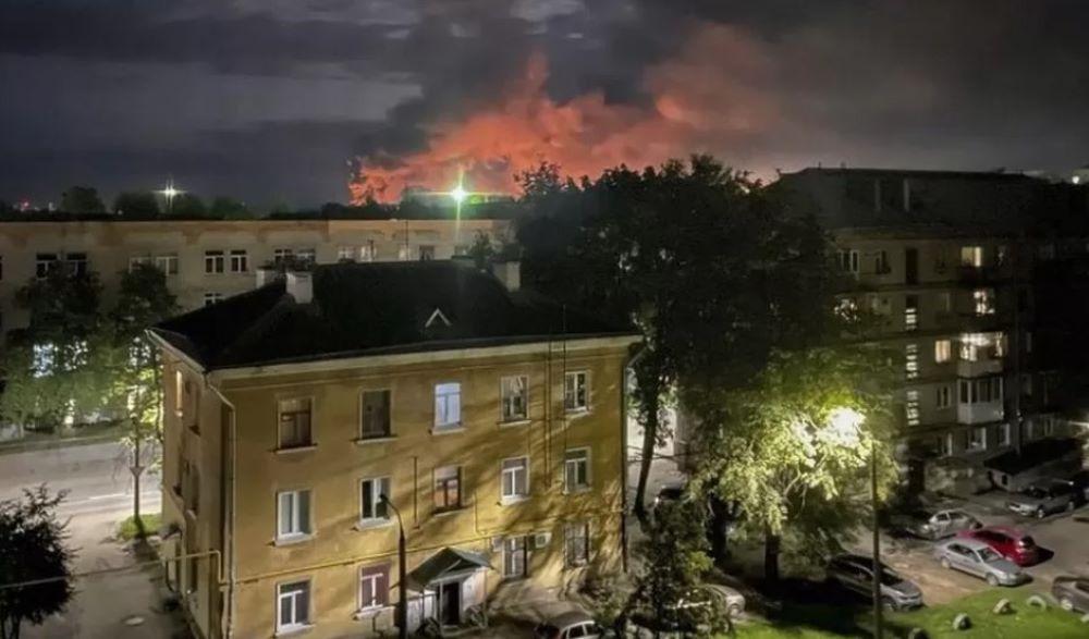 Kiew bestätigt Drohnenangriff auf den russischen Luftwaffenstützpunkt Pskow Kiew bestätigt Drohnenangriff auf den russischen Luftwaffenstützpunkt Pskow