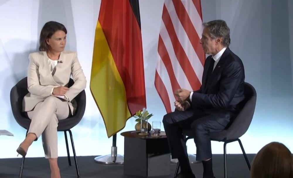 Außenministerin Baerbock bei einem Besuch des Ausbildungskommandos der Bundesluftwaffe in Texas Außenministerin Baerbock bei einem Besuch des Ausbildungskommandos der Bundesluftwaffe in Texas