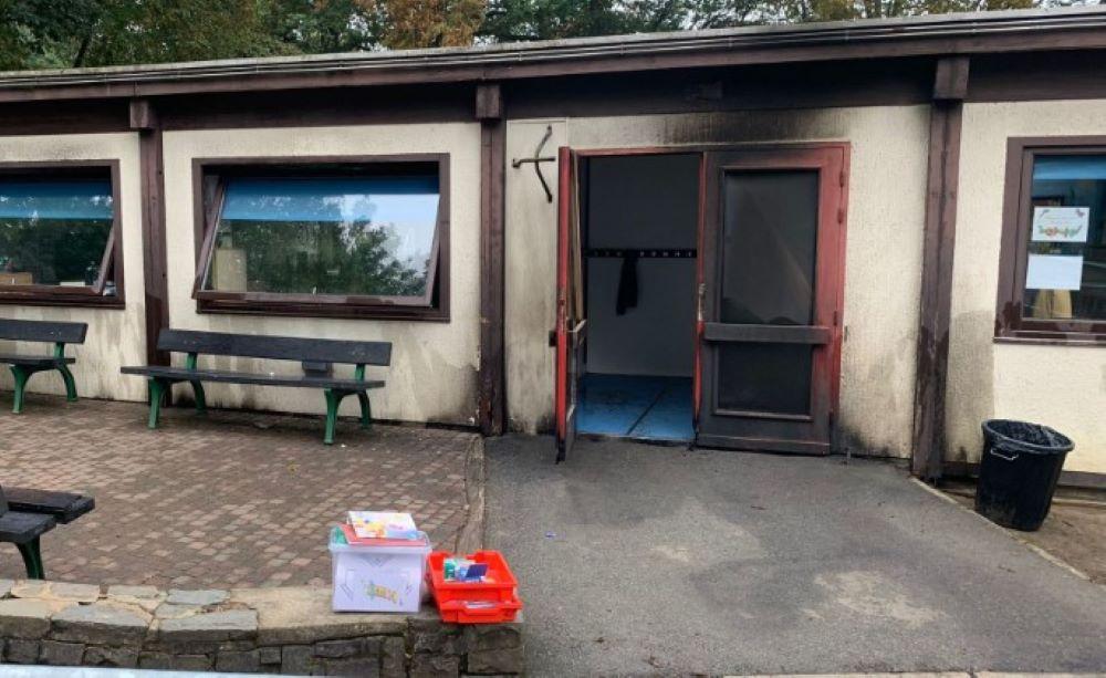 Belgien setzt umstrittenes Schulprogramm zu Beziehungs- und Sexualleben um - Jetzt brennen die Schulen Belgien setzt umstrittenes Schulprogramm zu Beziehungs- und Sexualleben um - Jetzt brennen die Schulen
